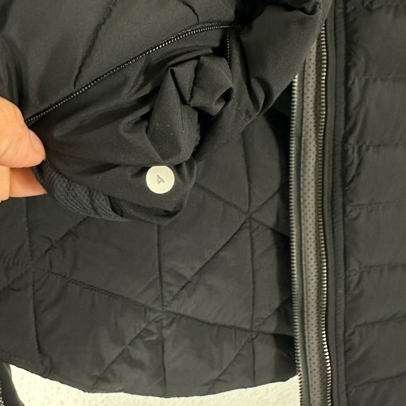 Lululemon Fluffed Up Jacket Black SZ 4 - Picture 5 of 9